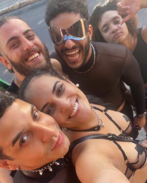Thiago Almasy Instagram - Mais uma @manifesto.ssa pra conta e muito bem acompanhado obrigado