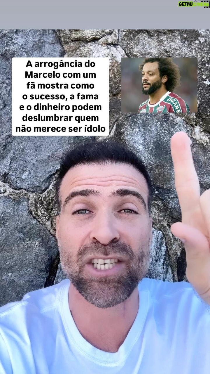 Thiago Asmar - 112.4K Likes - O DESPREZO DO MARCELO DO FLUMINENSE COM O TORCEDOR NO VĆDEO QUE VAZOU Ć ALGO NOJENTO! OS BABA-OVOS VĆO DIZER QUE Ć NORMAL, MAS NUNCA VOU ACHAR NORMAL ALGUĆM QUE SE DIZ ĆDOLO OLHAR COM NOJO E ARROGĆNCIA PRA QUEM O AMA! ĆDOLOS SĆ ALCANĆAM O SUCESSO POR CAUSA DE SEUS FĆS, MAS ALGUNS ESQUECEM DISSO QUANDO GANHAM FAMA, DINHEIRO E PODER!