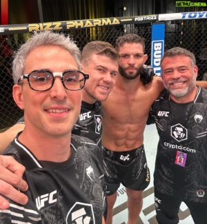 Thiago Moises Instagram - THIAGO MOISÉS vence por TKO no Terceiro Round!! Mais uma vitória dos FIGHTING NERDS no UFC! Dessa vez em parceria com a AMERICAN TOP TEAM. 

Se preparem um novo Thiago vem por aí e agora só para com o cinturão do UFC!