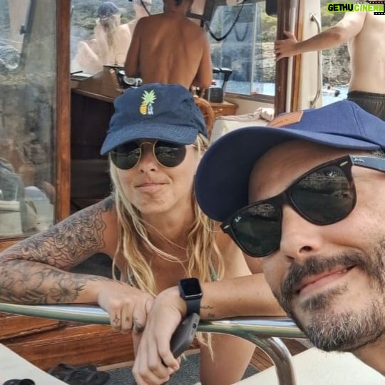 Thiago Rodrigues - 3 Likes - Um dia épico com meu amor e sua família aqui em Menorca! Eu ri hoje o que não ri o ano inteiro! Andaleeee, Por favorrrrrrr!
#menorca
#spain