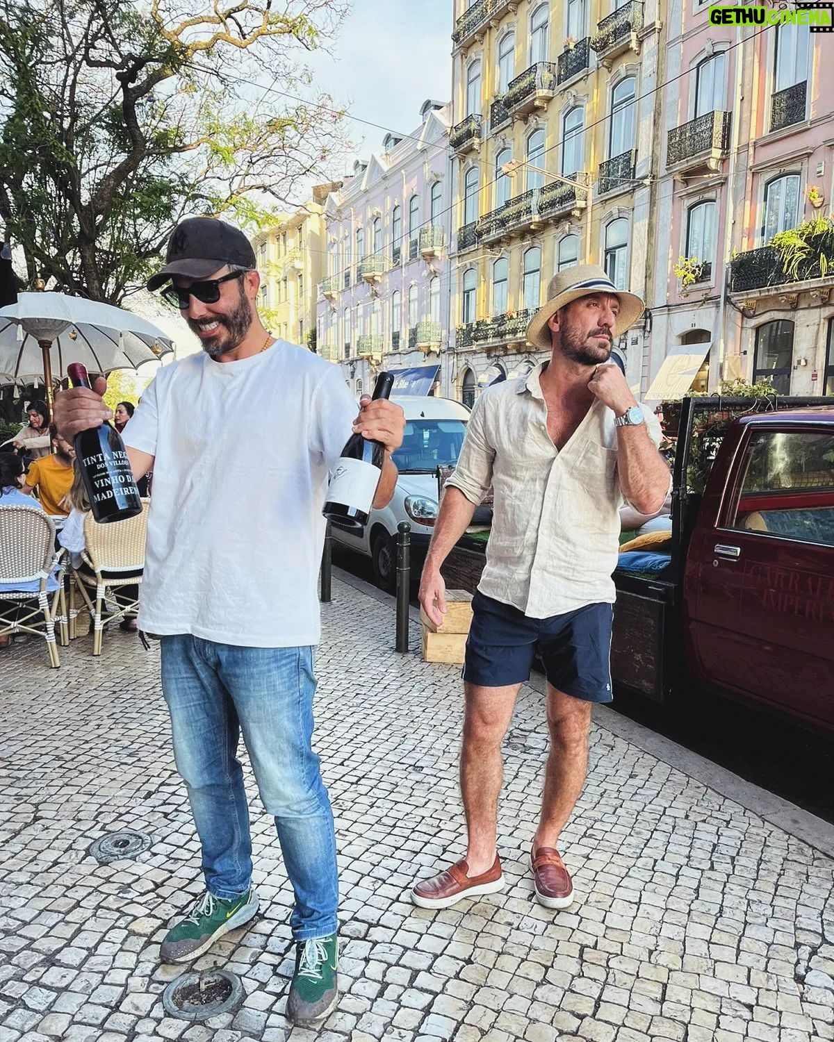 Thiago Rodrigues - 3 Likes - O Guilherme é muito fotogênico... 😆🍷🇵🇹
@guimeriade