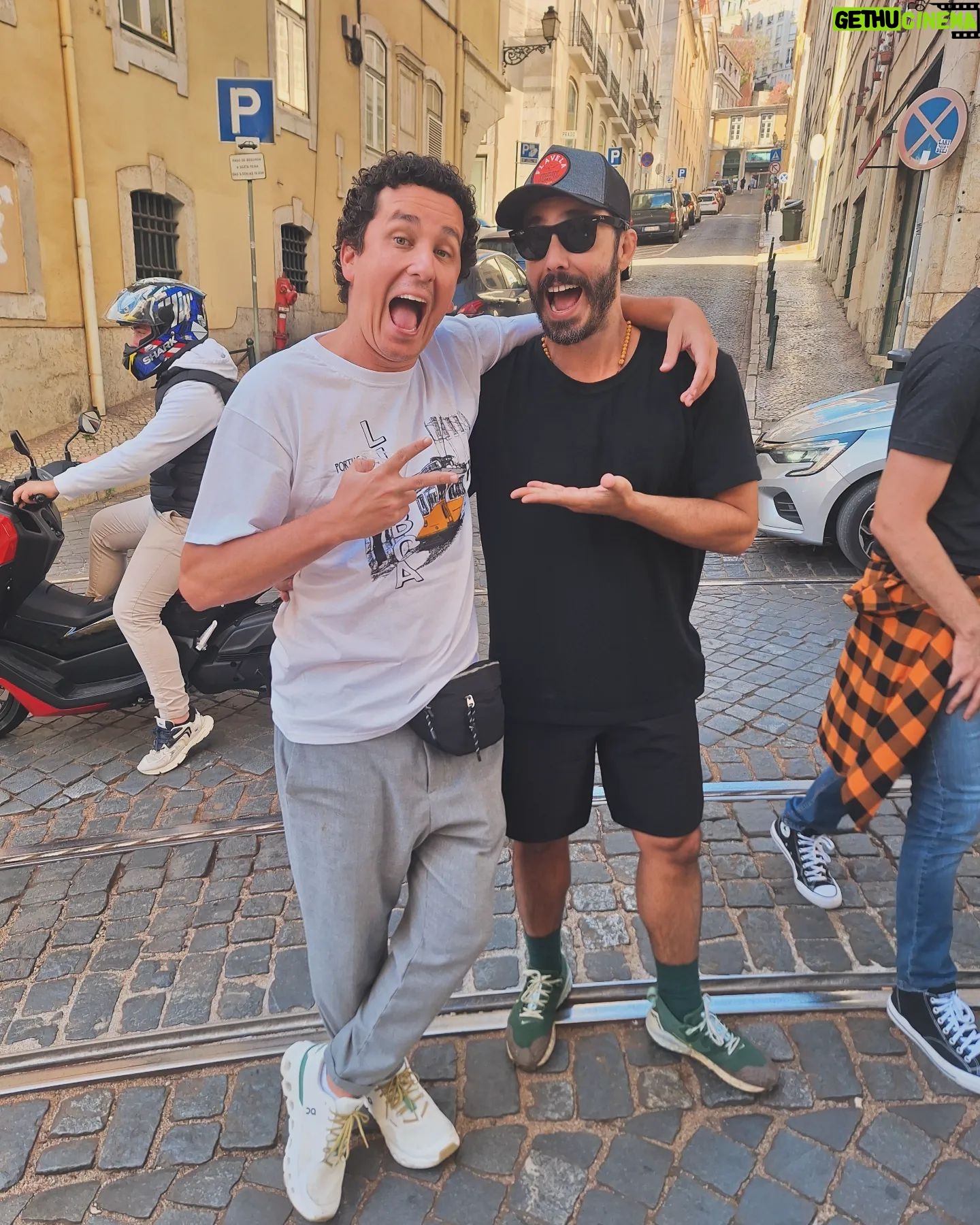 Thiago Rodrigues - 3 Likes - Encontro Lisboeta com esse ídolo! Irmão talentoso gente fina demais!!! 🤙🏼
@rafaelportugal