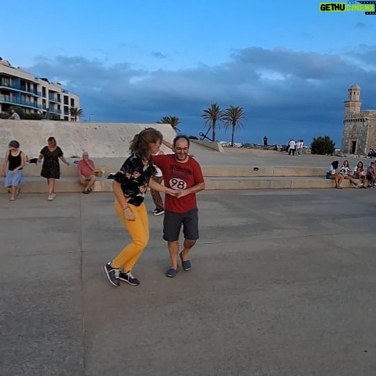 Thiago Rodrigues - 3 Likes - Viva a alegria e a espontaneidade! Por do sol na Espanha... Ahhh eu tambem entrei na dança... 🇪🇦
#dance
#spain
#menorca