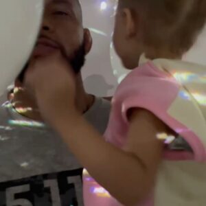 Thiago Santos Instagram - All I ever prayed was to know this type of relationship. If you know nothing else I just need you to know Daddy loves you. You filled a hole in me I thought could never be fixed. From the outside looking in it may seem like you need me but the truth is I needed you more than you will ever know. 

I wonder if she knows I depend on her more than she depends on me. 
.
🇧🇷 Tudo que eu sempre orei foi para conhecer esse tipo de relacionamento. Se você não sabe mais nada, só preciso que saiba que papai te ama. Você preencheu um buraco em mim que pensei que nunca poderia ser preenchido. Olhando de fora, pode parecer que você precisa de mim, mas a verdade é que eu precisava de você mais do que você jamais imaginará. 

Eu me pergunto se ela sabe que dependo mais dela do que ela depende de mim.