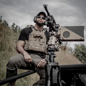 Thiago Santos Instagram - The Expendables 💀
.
Os Mercenários 💀
.
(M240 Machine Gun)
@tee_gun_vault 
@thevaultff 
@guarddogbodyarmor 
📸 @mariannakheyfets @ebmidia