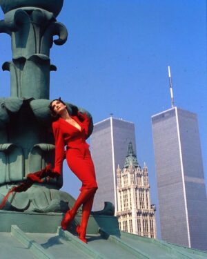 Thierry Mugler Instagram - ✨👄✨ #neverforget & forEVER in my heart 💔💗💔 1988 #MuglerPhotographer  #Muglerized #NYC 💗 #CarolWilson en « tailleur vampire » - les Infernales collection 📸 @manfredthierrymugler #mugler #thierrymugler #manfredthierrymugler #muglerarchives #wtc #worldtradecenter #911
 ©Thierry Mugler 
Manager : @jbrougeot #jbrougeot
