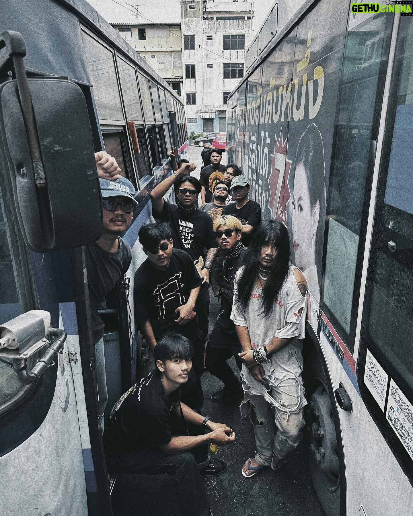 Thiti Srinuan - 8.9K Likes - ผู้บ่าวกินแมว