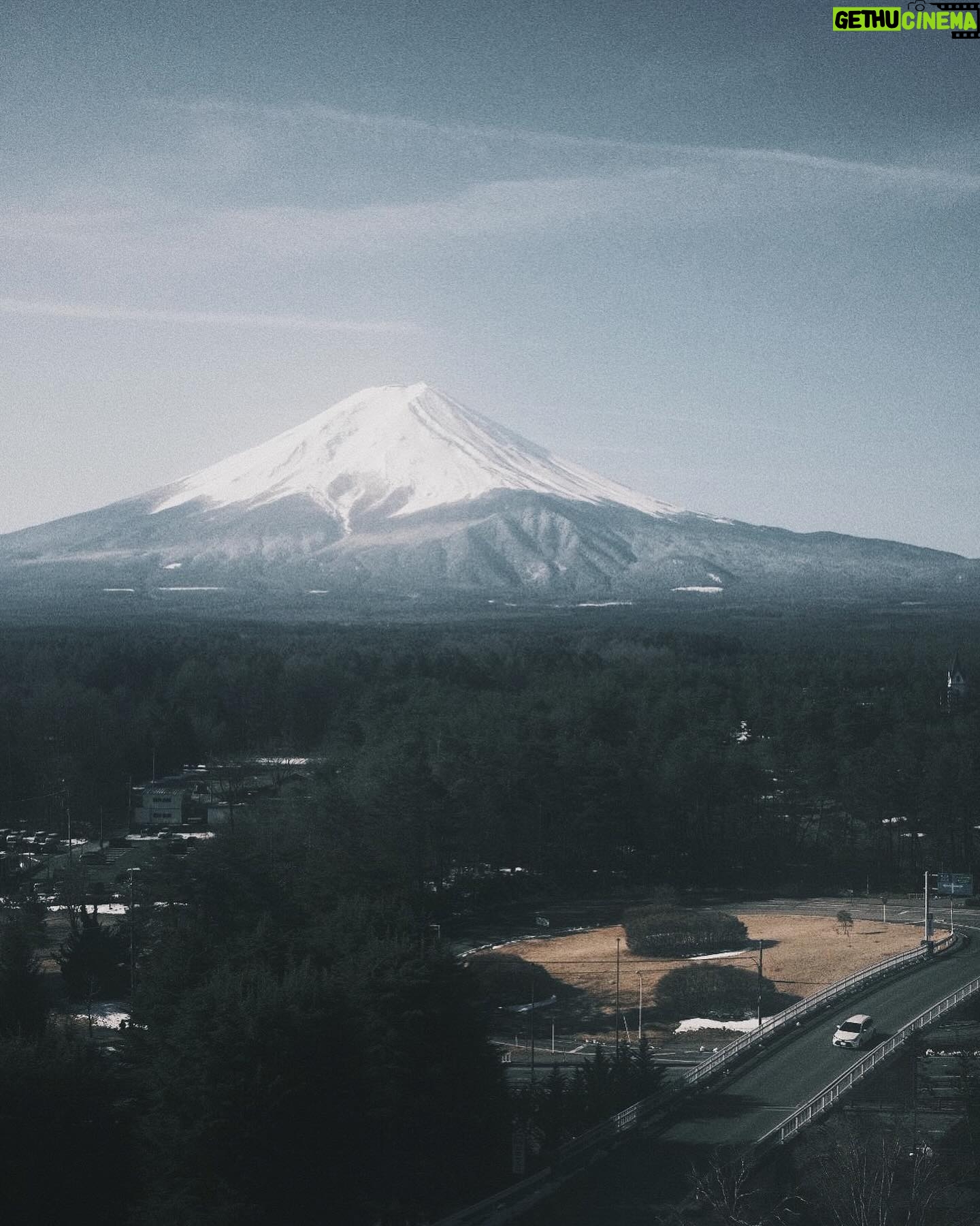 Thiti Srinuan - 9.9K Likes - ภู เ ข า ไ ฟ ฟู จิ 🗻