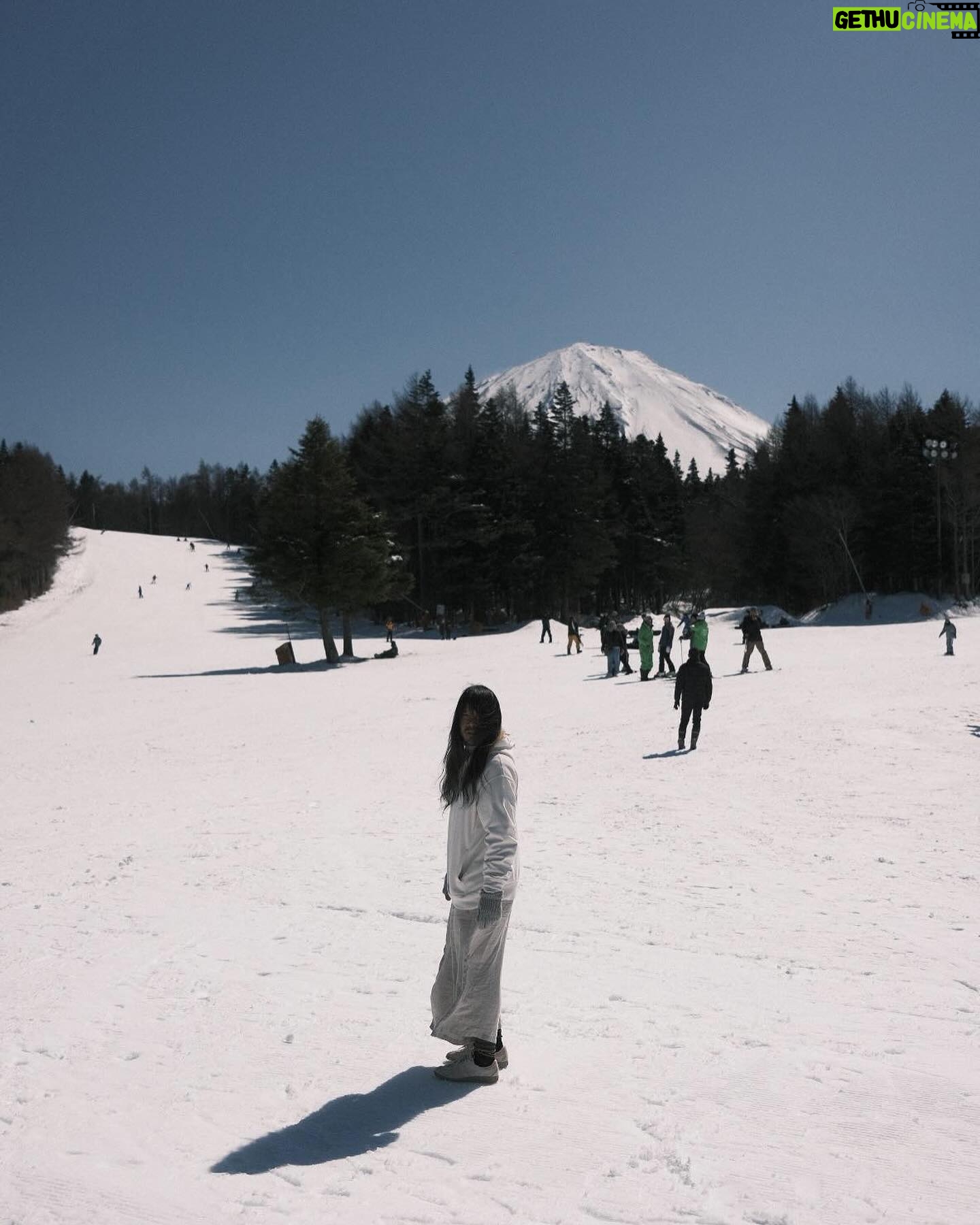 Thiti Srinuan - 9.9K Likes - ภู เ ข า ไ ฟ ฟู จิ 🗻