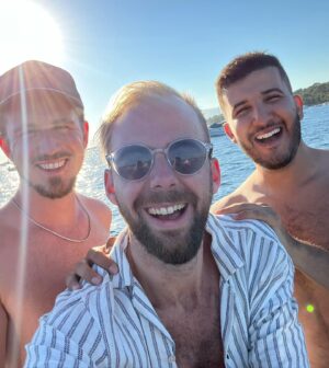 Thomas Brag Instagram - Official welcome to the Yes World @StaffanTaylor 💙

4 years ago I met Staffan on the street. Searching for a Swede to swap lives with an American from Texas for 72 hours. He was the first stranger I spoke to, and said yes within 5 minutes… Motivational speaker, youth entrepreneurship bootcamp founder and overall rockstar human.

We stayed friends throughout the years but in 2022 we linked over and over all around the world. It was like the Universe wanted us to spend more time together. Things just aligned, we laughed, danced and created together. The feeling of just wanting to continue doing this together kept coming back… 

Ultimately one of my main goals with Yes Theory on a personal level is to build memories with people I love. So to now have an extra travel partner I connect with so deeply has given a new life to our recent travels.

We’re going to create lots of incredible things together my friend, and we already have! Can’t wait for more 🚀☀️🫶💙