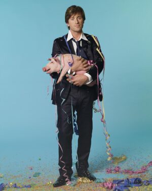 Thomas Dutronc Instagram - Je viens de retrouver cette image dans mon ordi ! Et je la trouve plutôt cool pour vous souhaiter une belle année a vous tous ! 

Photo : @yannorhan pour @sloslo_creative_agency