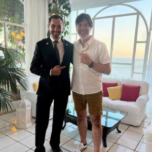Thomas Gibson Instagram - Had the best time in Italy thanks to old friends and new ones! Arrivederci! 🍋 @casaandreana_amalfi 🌊 
(please don’t tell @weaselrat_squeaker that I ate gnocchi without her…) 
🇮🇹