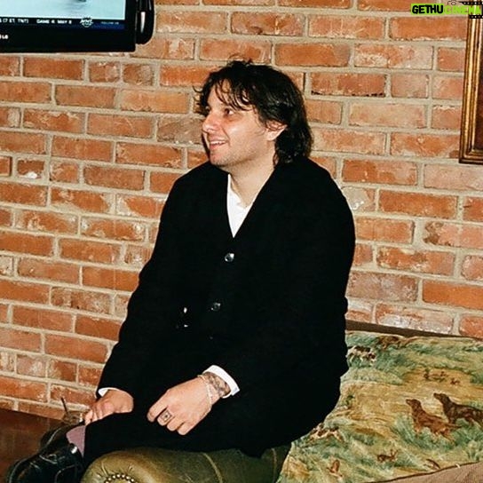 Thomas McDonell - 4.3K Likes - Me and the great painter Adam Alessi watching hockey in Rossās suite before his wedding to Gina, boutonnieres at front ā pic by Justin Cole Smith. Rooting for the rangers tonight.
@rosscaliendo @ginacaliendo_ @nyrangers
