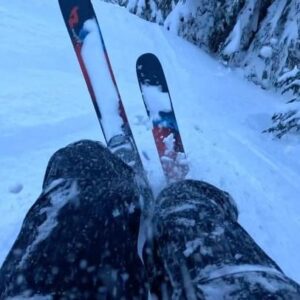 Thomas Middleditch Instagram - End of the day. Legs beat. Skis too short for the pow. Still must send.