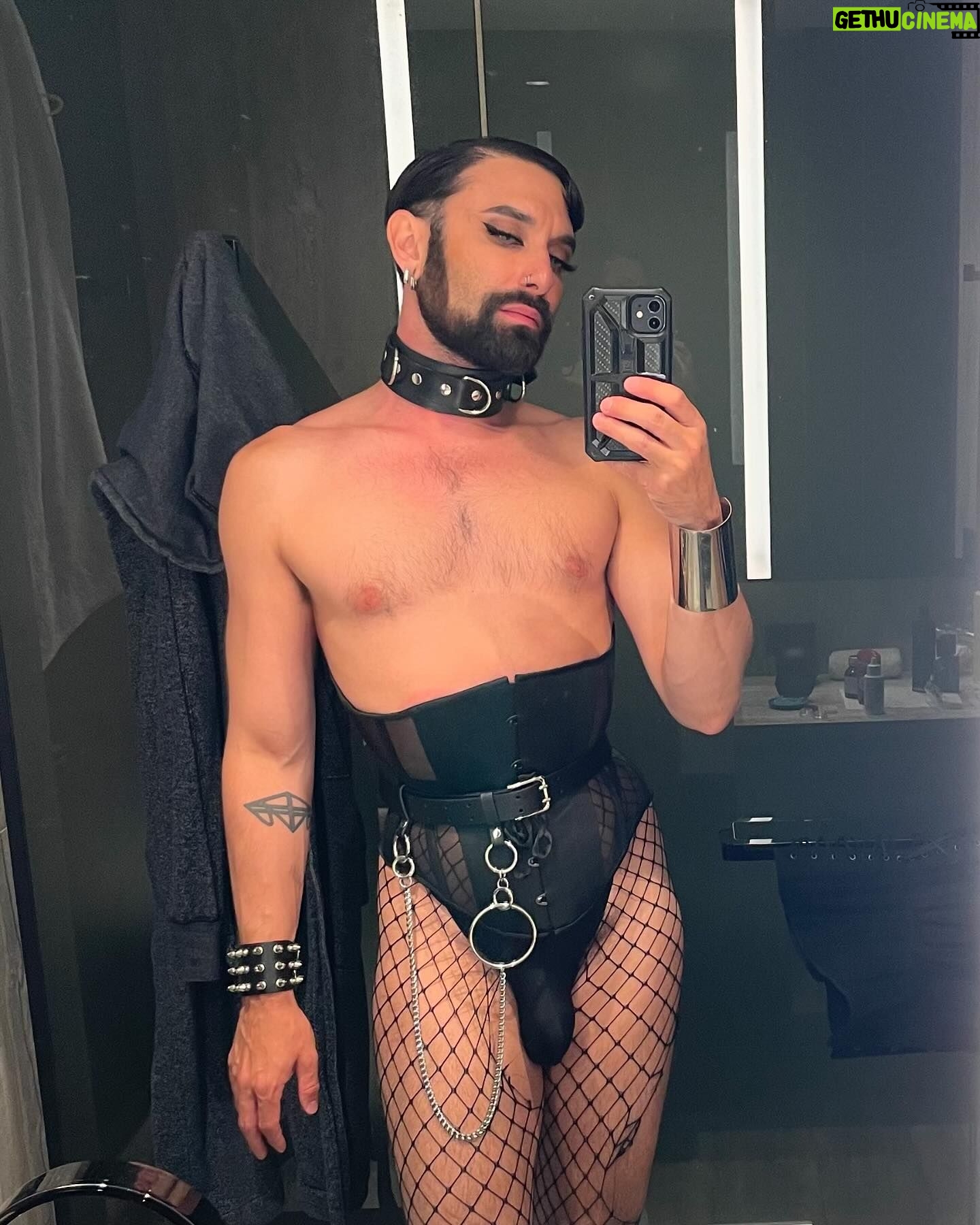 Thomas Neuwirth - 11.6K Likes - Bei uns in NY
in @royalblack_couture of course
