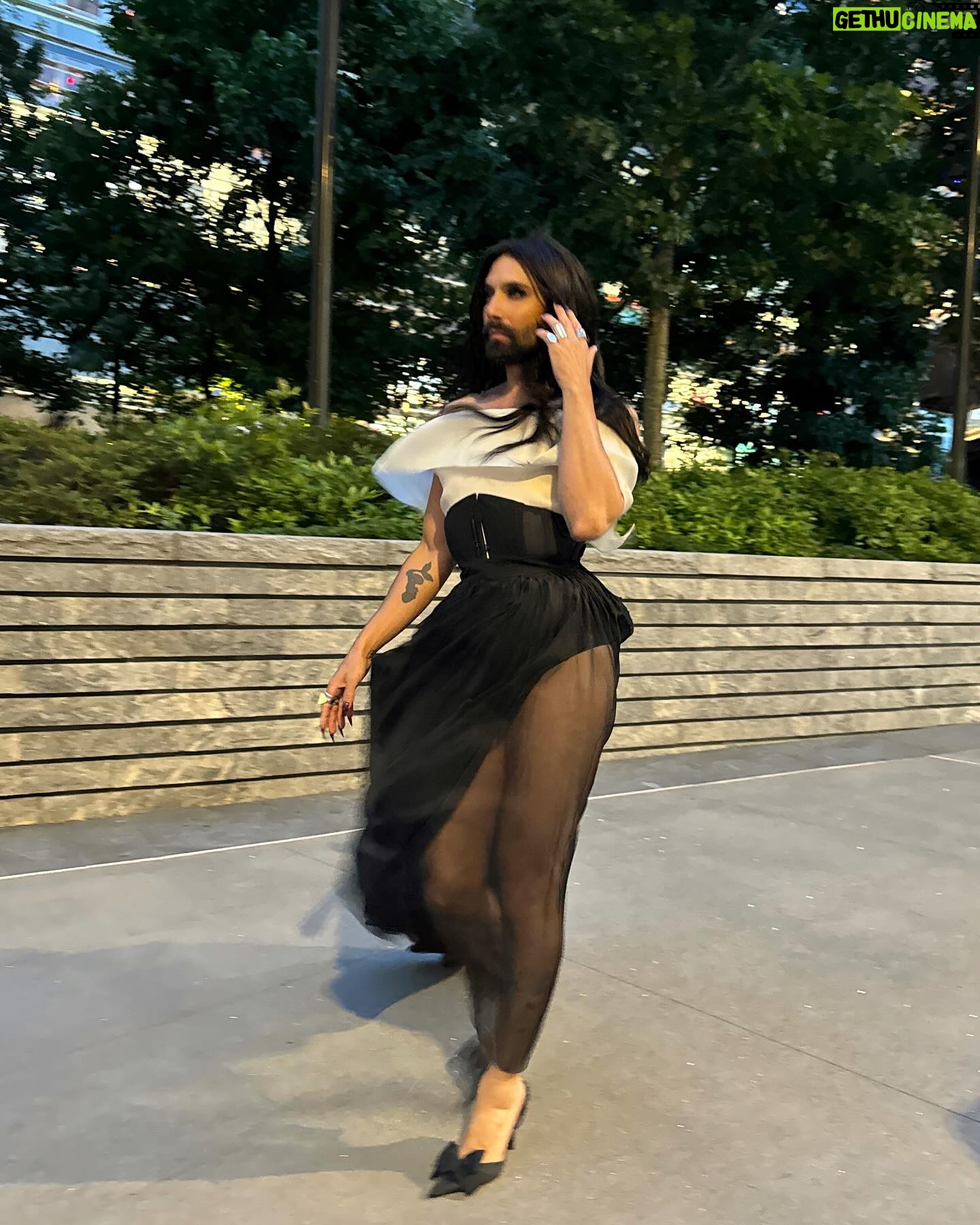 Thomas Neuwirth - 10K Likes - Austria and the City - in this reimagined Dirndl by @walterlunzer
Corset by @royalblack_couture
Hair @thechristophvienna @christophxhaider
Perfectly captured by @andrekarsai