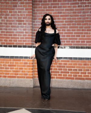 Thomas Neuwirth Instagram - tonight‘s the night 

Dress by @gerald_spiegel 
Hair by @thechristophvienna @christophxhaider 
Pics by @van_schwarzdorn