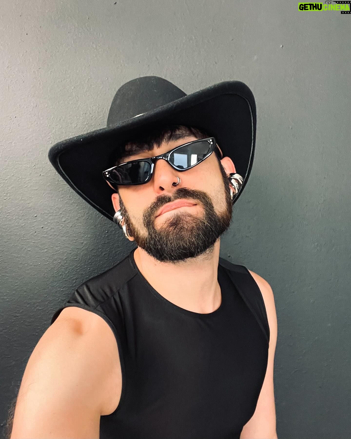 Thomas Neuwirth - 5.7K Likes - 🩲 es war Badewetter