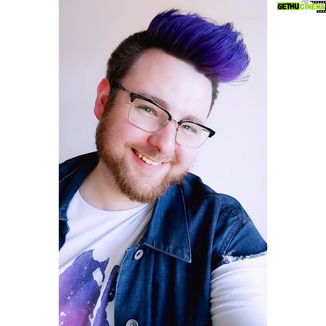 Thomas Ridgewell - 26.3K Likes - 🎵 I use my hair to express myself 🎶