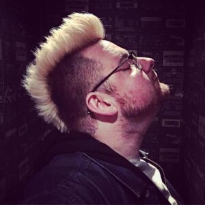 Thomas Ridgewell Instagram - Clearing up some misconceptions about my new hairstyle with a better angle...