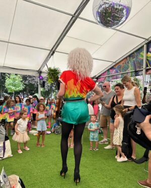 Thorgy Thor Instagram - Reading is WHAT? ….Fundamental!  Had such a blast @ StoryTime at @lincolncenter  Inspiring the next generation of little musicians !  Thank you @lizzobeeating for letting me sample your 🎵 for the kids ❤️…. they had a blast dancing and walking the runway!  We read BECAUSE by Mo Willems 📖. Keep reading and learning littles brats! 😜😜😜