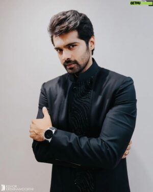 Thrigun Instagram - Hi!! How you doin'?? 

Outfit: @unitbyrajatsuri
Pics: @kishorkrishnamoorthi
Styled by @officialanahita 

#Thrigun