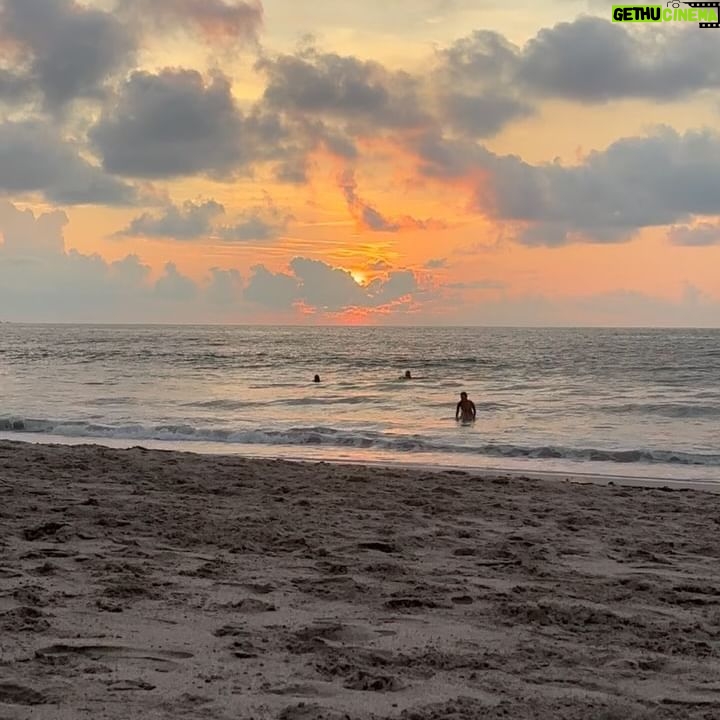 Tiago Aldeia - 3 Likes - Bom fim-de-semana 🌅
