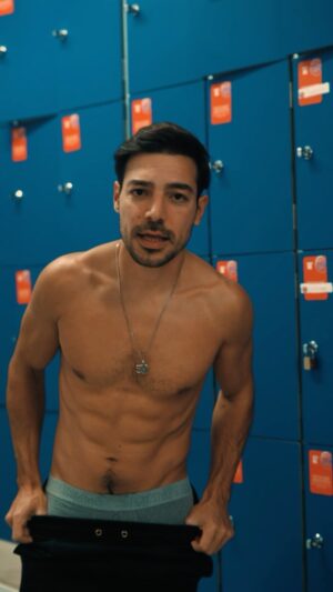 Tiago Aldeia Instagram - Um treino bem feito, é o ingrediente fundamental para um estilo de vida saudável 💪 Eu treino no @timetofitness_24 porque posso treinar 365 dias por ano, no clube que quiser. Sem desculpas! 👊
Quem quer vir fazer um treino grátis comigo?? 
😉💪🏼

#BeFitWithUs