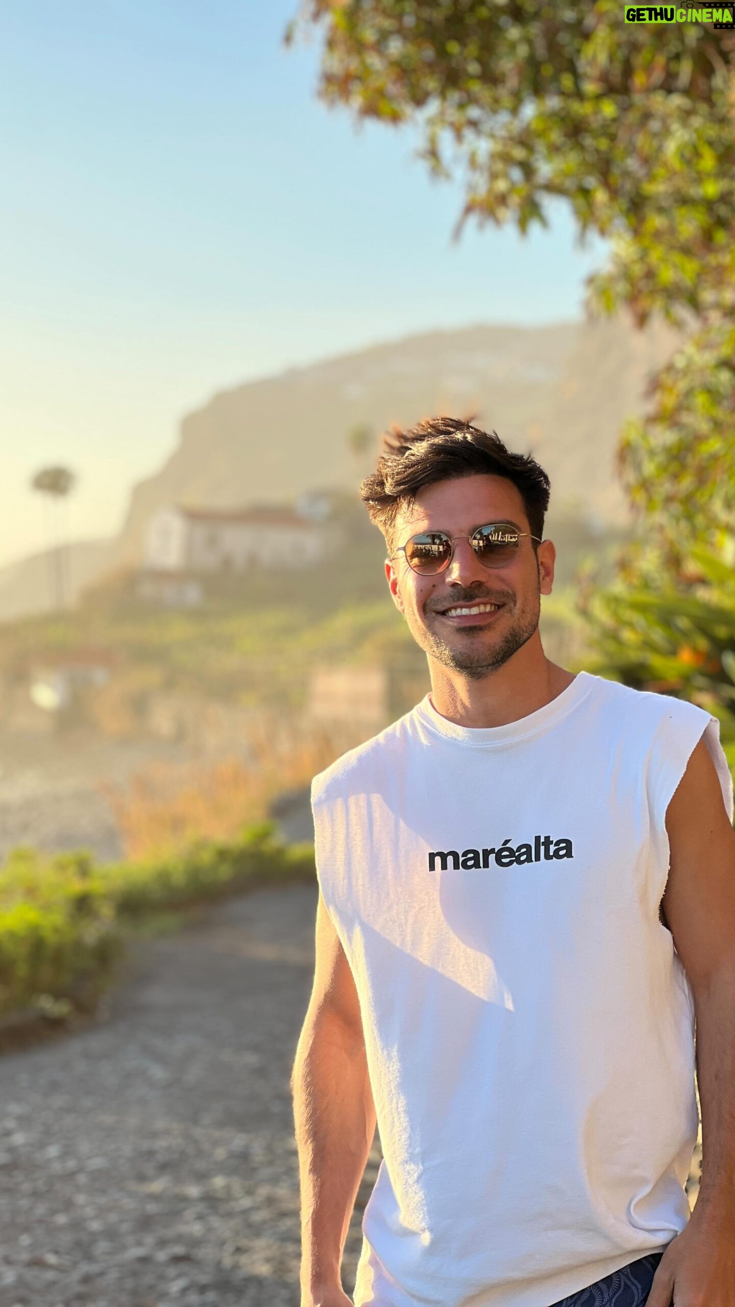 Tiago Aldeia - 1K Likes - Bem sei que digo isto muitas vezes… mas o nosso país é incrível.🙌 certo?
Faja dos Padres é um lugar mágico onde a natureza é brutal, a Madeira nunca desilude…principalmente com dias de Inverno a parecer Verão. ☀️
.
.
#madeira #portugal #instatravel