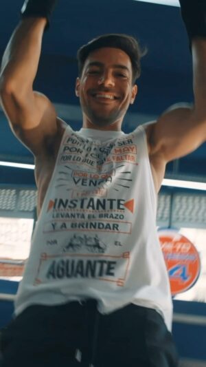 Tiago Aldeia Instagram - Alguém quer vir treinar comigo?🤓
Verão e 21 ginásios onde podes treinar 365 dias em horário alargado!! 💪🏼

#befitwithus #timetofitness24