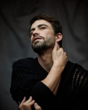 Tiago Correa Instagram - Agradecer es el respeto por y para aquellos que te logran ver con honestidad….

Gracias @neomenmx por esta entrevista sincera.

Se las junto con varias fotos que hicimos.