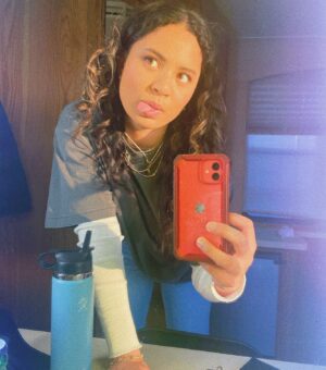 Tiana Le Instagram - I like my Spines how I like my coffee 📼