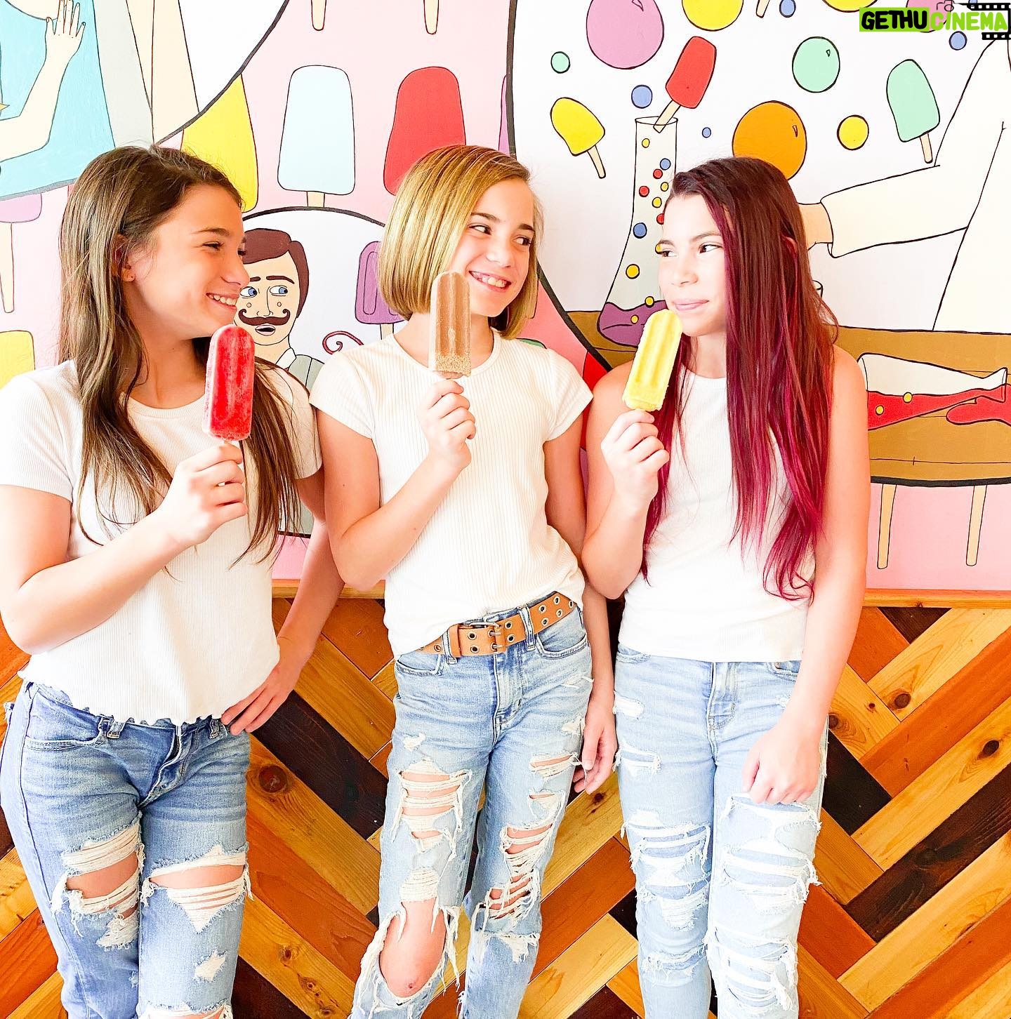 Tierney Smith - 625 Likes - #triplettuesday #almost11 #birthdayweek @itslilyrosesmith @its_mileysmith #smithtriplets
