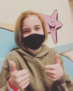 Tierney Smith Instagram - Heading in for sinus surgery…looking forward to being able to breathe clearly again and not sound like an 🐘 when I 🤧! #turbinatereduction #allergiesstink