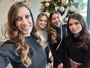 Tierney Smith Instagram - Merry Christmas, from our family to you and yours ♥️✝️🎄🎅🏼❄️