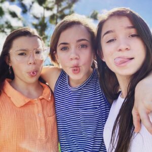 Tierney Smith Instagram - Tuesdays are better when you’re a triplet 💗💙💜 #triplettuesday #smithtriplets