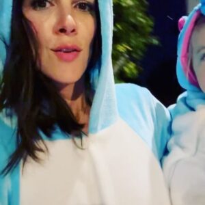 Tiffany Dupont Instagram - Baby’s first time asking for that caaaaandy. 🩵🦄🦄
•
•
•
#Happyhalloween #blue #unicorns #easiestcostumeever