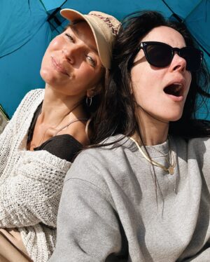 Tiffany Dupont Instagram - got my sunshine back ☀️
•
happy #memorialday you lovelies! 
(go squeeze one of your besties. highly recommend)