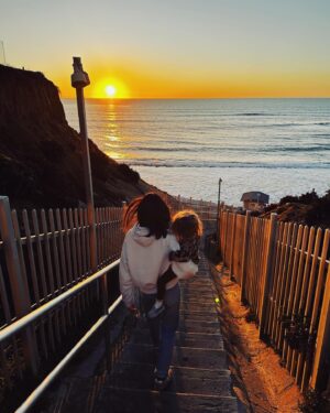 Tiffany Dupont Instagram - Oh Hello 2024.
We spent our first day together wrapped up in love, warmth and golden light. Thanks for setting the tone for what looks like a glorious year ahead!! ✨⚡️✨
•
•
•
#2024 #HappyNewYear #first #sunset #fullheart