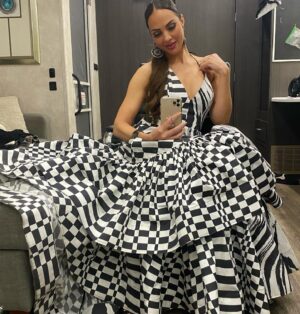 Tiffany Fallon Instagram - Cal it an early birthday present 🎁 #pinchme Couldn’t be happier...and it couldn’t come at a better time! This opportunity, this cast, this set, this dress.  @cw_dynasty @thecw #dynastyseason4 @christopherjohnrogers 👗 #diedandfonetoheaven @amt_agency
