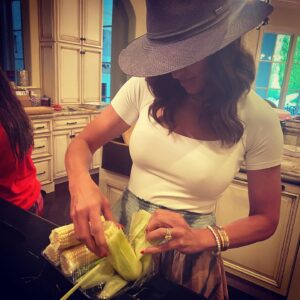 Tiffany Fallon Instagram - There’s a first time for everything! Friends forcing me out of my comfort zone #shrimpboil 🍤 #shuckingcorn 🌽 #2020 #checkthatoffthelist ✅ #retiredcook #labordayweekend