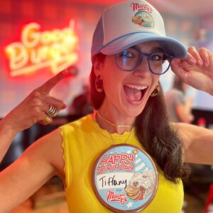 Tiffany Lonsdale Instagram - Birthday post 1/2: Thank you to my friends and family for the lovely phone calls, messages, cards, gifts and flowers. I’m feeling very loved and my heart and tummy are full! 🤍⁣
⁣
And thank you @montysgoodburger for my ginormous birthday pin that I wore all night 🥳🤩😆