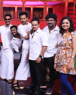 Tiger Thangadurai Instagram - Friends buy you food ,best friends eat your food. ❤️Gang of cwc ❤️ 
@sujithadhanush @priyankapdeshpande @vijaytvpugazh @madhampatty_rangaraj @chef_damu @kuraishi_the_entertainer @rakshan_vj  @sarath_kpy @iammanimegalai @sunitagogoi_offl @farina_azad_official @shaalinzoya @mirchi_kemy @_divya_duraiswamy_ @the__akshay_kamal__ @irfansview @thangadurai_actor @vasanth_vasi @joshua_preetham @vtvganeshnj @boxoffice_studio @vijaytelevision 
#cookwithcomaliseason5 #thangadurai #vijaytelevision
