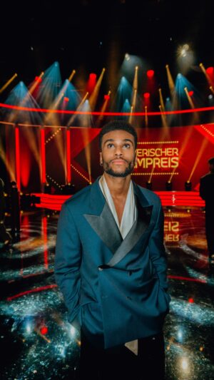 Tijan Njie Instagram - Hours before the award 🔮🙏🏾 #BayerischerFilmpreis

Styling by @mojaidejastyling 

Outfit: @baldessarini_official 
Jewelry: @tiffanyandco 

Camera: @cobanframes 

Management: @martensgarten 

@bayerischer_rundfunk @bmwdeutschland @thecharleshotelmunich

#filmpreis #award #outfit #baldessarini #tiffany