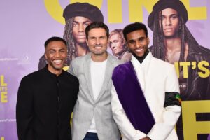 Tijan Njie Instagram - Overwhelmed, thankful and humbled🙏🏾  der erste Film, die erste Weltpremiere und es fühlt sich an wie ein Traum. In der Realität hingegen war das ein weiter Weg, den ich nicht alleine gegangen bin. Den Menschen, die mich begleitet, gefördert und geformt haben, bin ich sehr dankbar. Das ist definitiv außergewöhnlich und wird sich wahrscheinlich in der Form auch nie wiederholen. Deswegen versuche ich das jetzt alles zu genießen. 

Um bei einem solchen Ereignis dabei sein zu dürfen, ist man man auf die Fantasie anderer Menschen angewiesen, auch auf das Vertrauen derer und die vielen Talente, die sich so wunderbar in unserem Film ergänzen. Ich hatte Glück und darauf wollte ich immer schon vorbereitet sein. 

@leoninestudios @wiedemann_und_berg @elanbenali @matthiasschweighoefer @belladayne @simonverhoeven_official @fabmorvan 
@__3days__  @tolkiencasting 

#millivanilli #girlyouknowitstrue #premiere #kino 

Styling by @mojaidejastyling