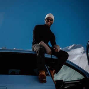 Tijan Njie Instagram - Capturing moments filled with unique impressions. The air, the views, and good company make it all unforgettable. 🙏🏾💫

📸 @tommy.phng

Management: @martensgarten