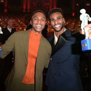 Tijan Njie Instagram - Mit großer Freude und Stolz nahm ich den Bayerischen Filmpreis entgegen und möchte mich herzlich bei der Bayerischen Staatskanzlei und der Fachjury für die Auszeichnung als „Bester Nachwuchsdarsteller“ bedanken. Viele starke Menschen haben mich in herausfordernden Zeiten begleitet, mich bis an meine Grenzen und oft darüber hinaus geführt. Meine Liebe für die Menschen um mich herum, die Freude über solche besonderen Meilensteine und meine Dankbarkeit für diesen Moment sind riesig. Obwohl der Weg von hier aus weitergeht und ich noch viel vor mir habe, ist es mir wichtig, diesem besonderen Moment die gebührende Aufmerksamkeit und Wertschätzung zu schenken. Ein herzliches Dankeschön an alle, die mich bis hierhin begleitet und unterstützt haben. 💙

@bayerischer_rundfunk @leoninestudios @wiedemann_und_berg @elanbenali @simonverhoeven_official @martensgarten @tolkiencasting @curlybeccs @__3days__ @glitzzerlaura @ Quirin Berg @mwiedemann77 

Styling: @mojaidejastyling 
Outfit: @baldessarini_official 
Jewelry: @tiffanyandco