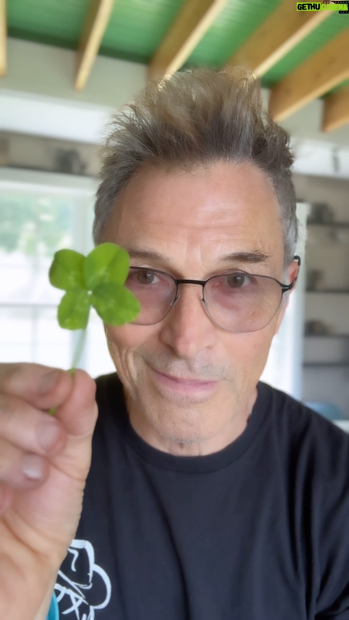 Tim Daly - 1.6K Likes - HUMANS!!! I might be the luckiest guy. Or close anyway.🍀3️⃣