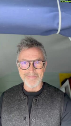 Tim Daly Instagram - HUMANS!!! Let the play begin!!🦵
