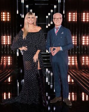 Tim Gunn Instagram - The finale of @MakingtheCutTV is here! 🤩👏🏽👔👞

I have loved this season so much - have you been watching and shopping? What was your favorite part?

@amazonprimevideo @amazonfashion

#makingthecut #makingthecut✂️ #fashion #reality #competition #winner #timgunn #heidiklum #amazonprimevideo #amazonfashion